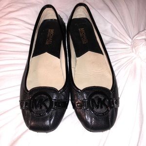 MICHAEL KORS black leather flats!!!